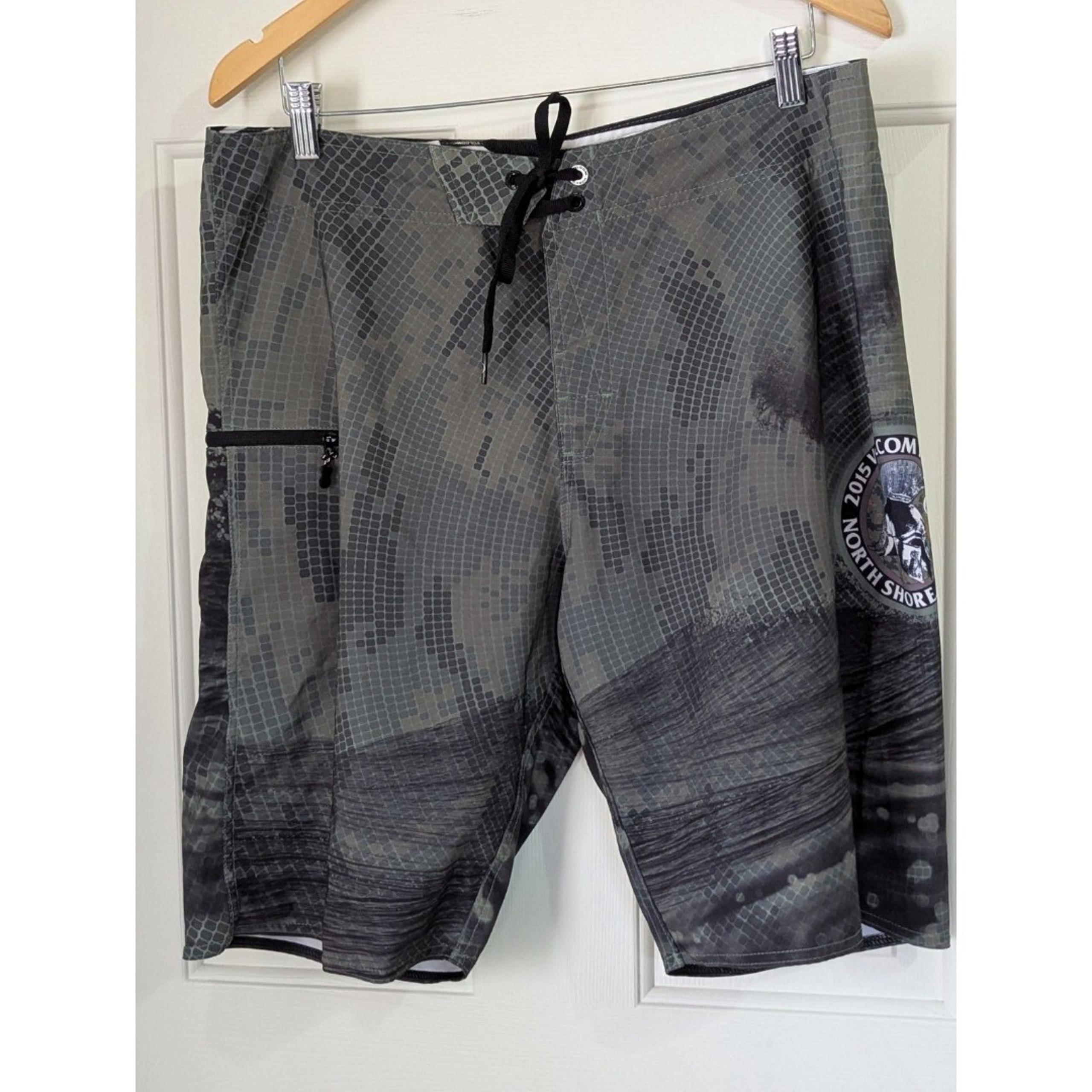 Volcom Board Shorts Swim Trunks Mens 36 2015 North Shore Oahu Pipe Pro Camo