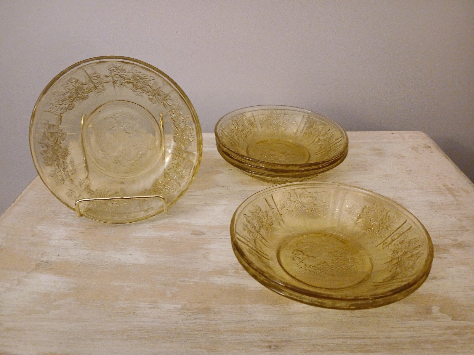 Federal Glass Yellow Depression Sharon Rose Bowls x7