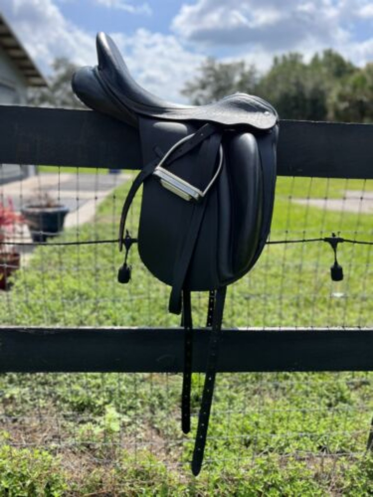 Custom Saddlery Wolfgang Solo dressage saddle