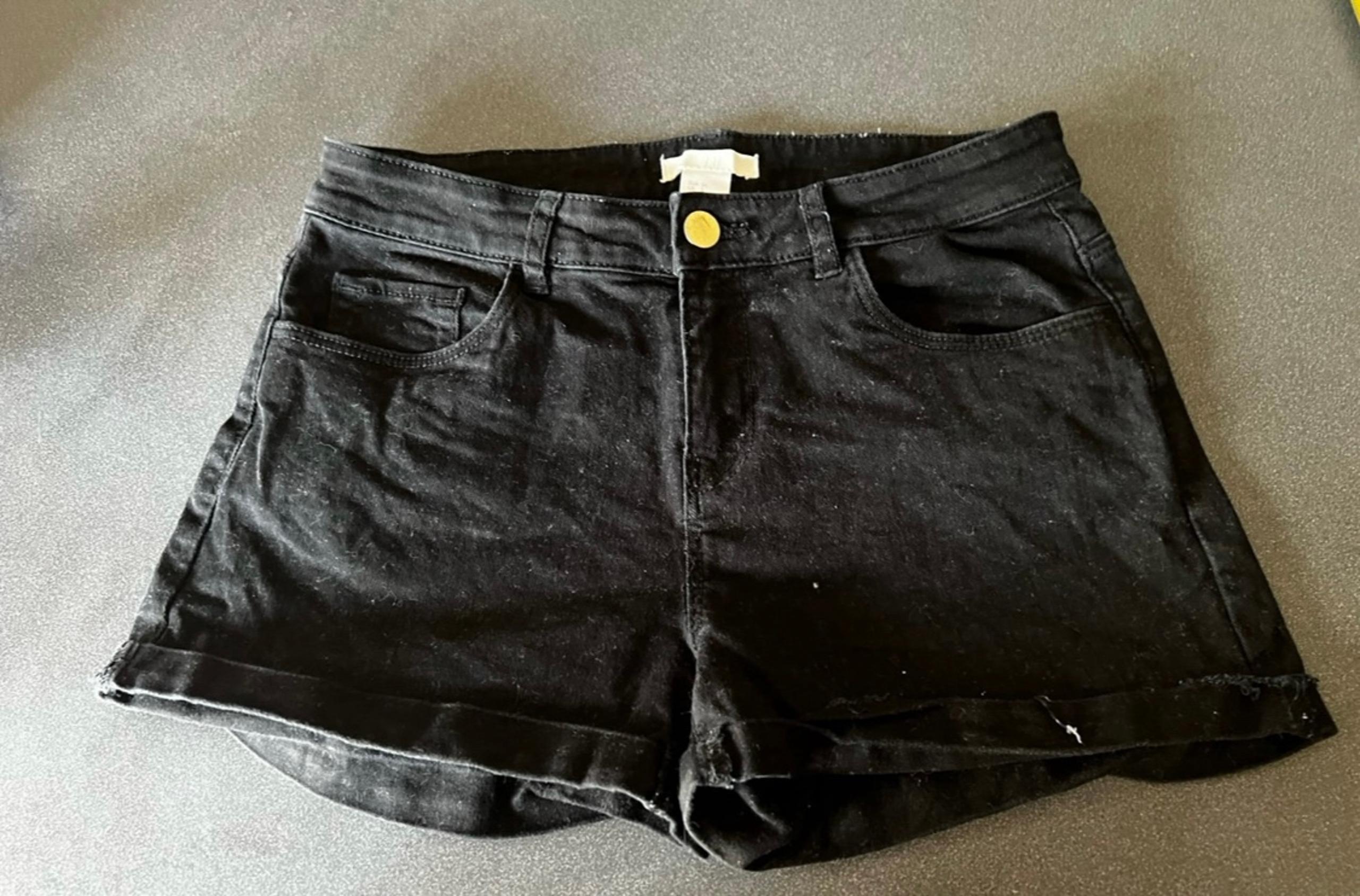 Shorts Women’s H&M black denim shorts like new size 4