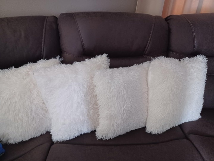 Pack of 4 White Throw Pillow Covers Luxury Fluffy Pillows Faux Fur Decorative
