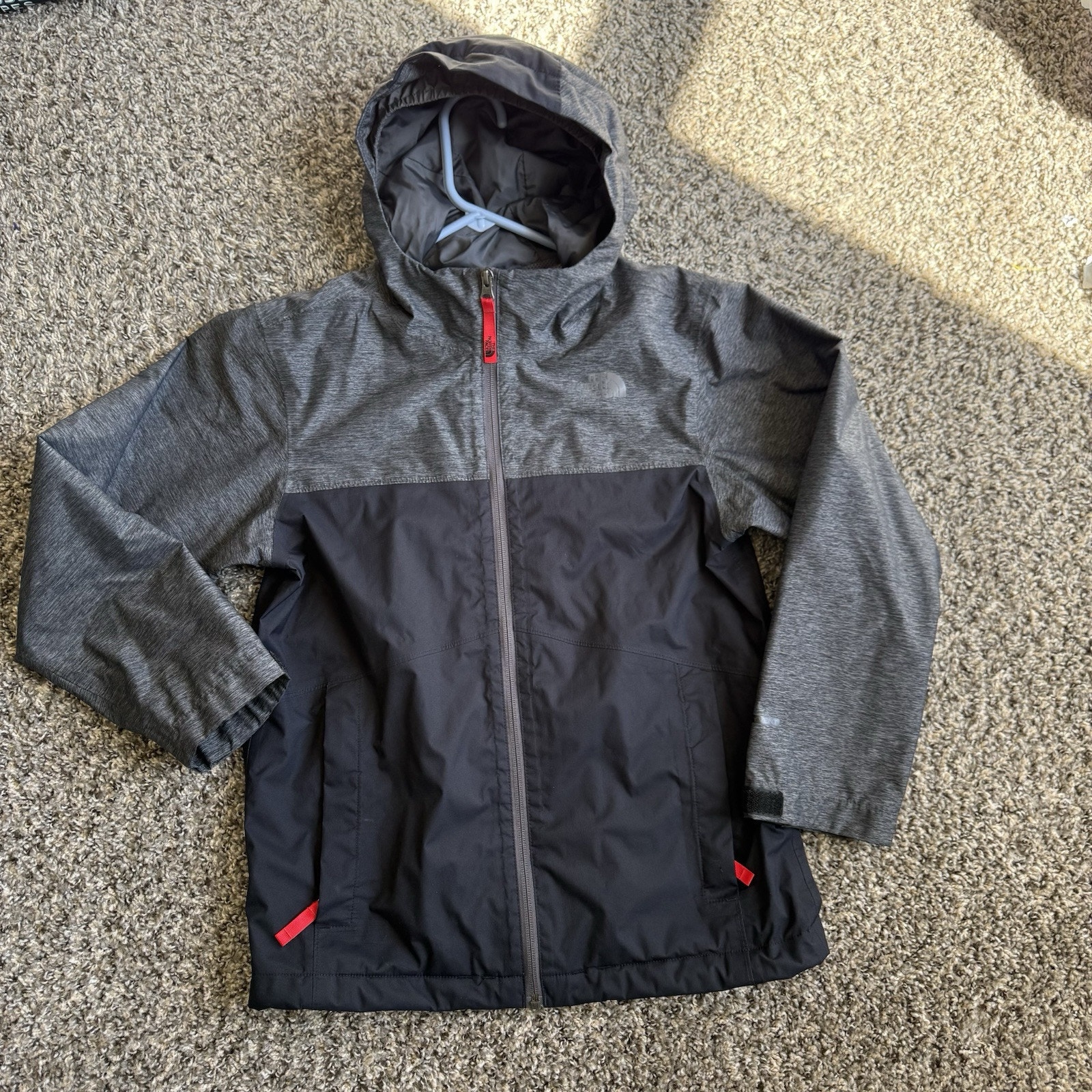 THE NORTH FACE Boys' Chimborazo Jacket Triclimate Black Gray Size M Hooded Nylon