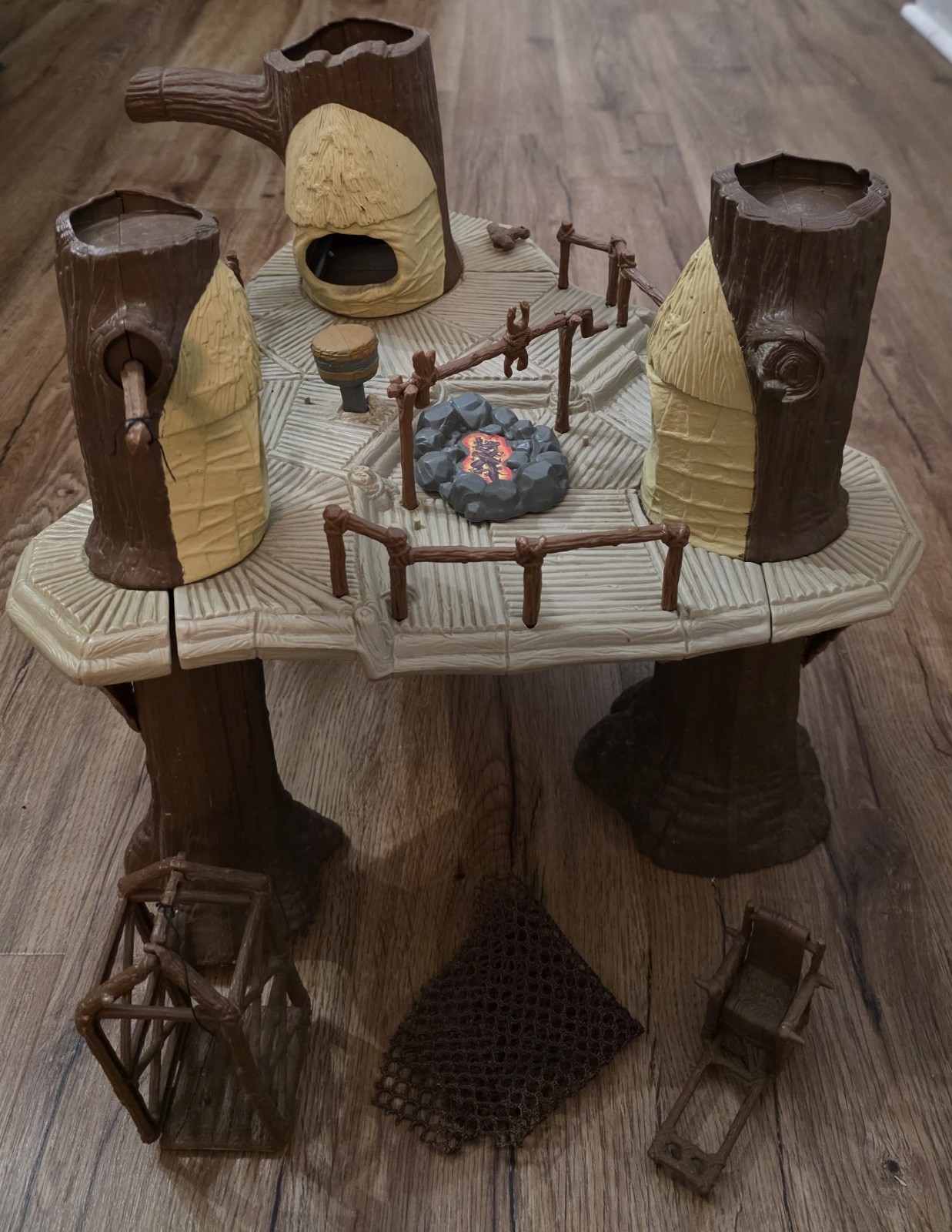 1983 Ewok Village/Treehouse