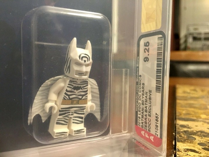 ZEBRA BATMAN MINI FIGURE 2019 SDCC SAN DIEGO COMIC CON AFA 9.25 VERY RARE