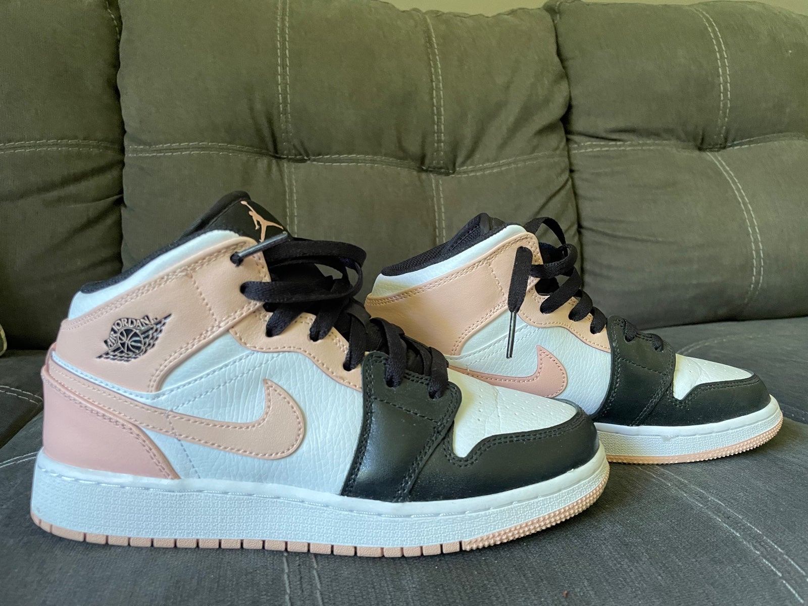 Air Jordan 1 Mid