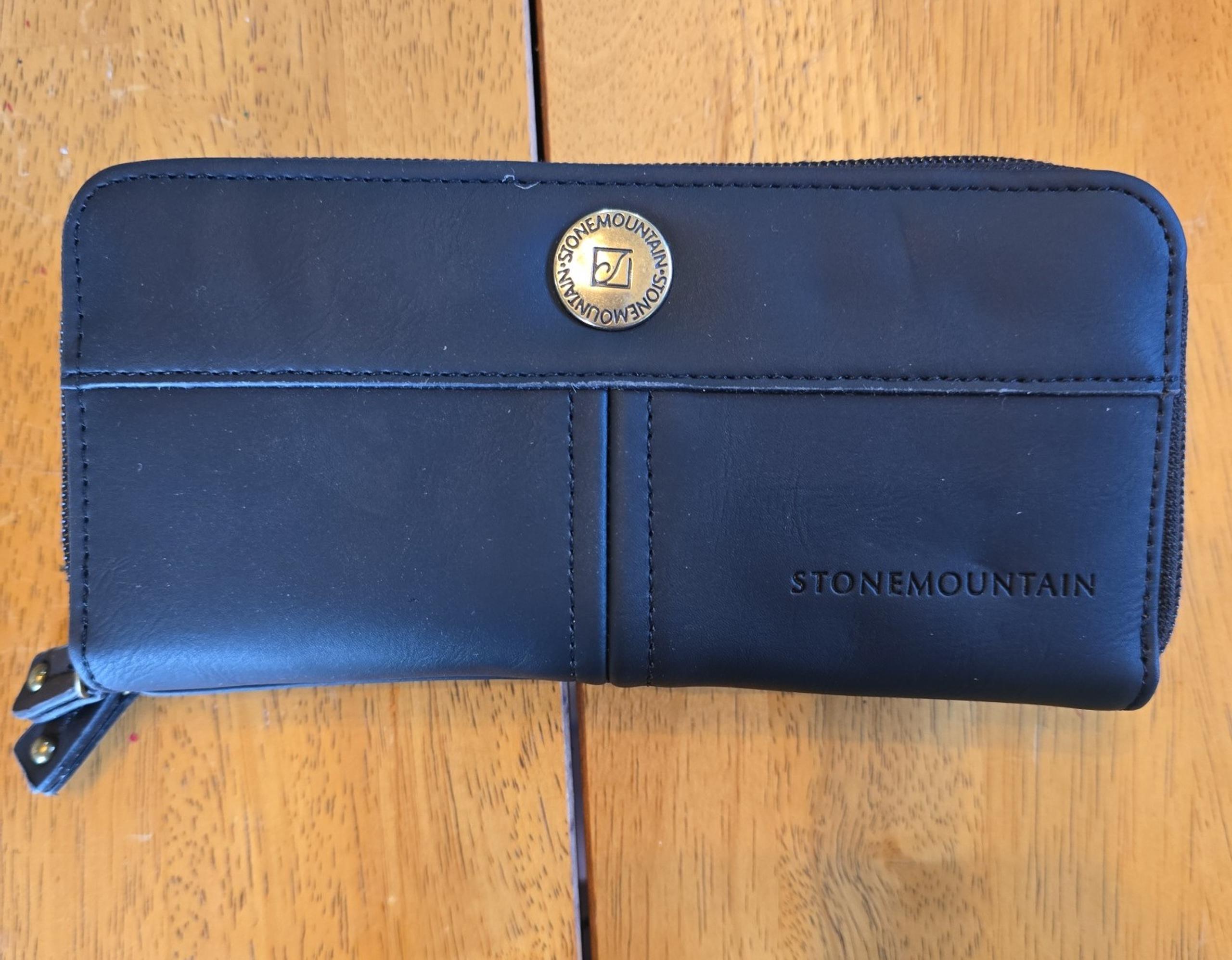 Women's Stone Mountain Leather Wallet