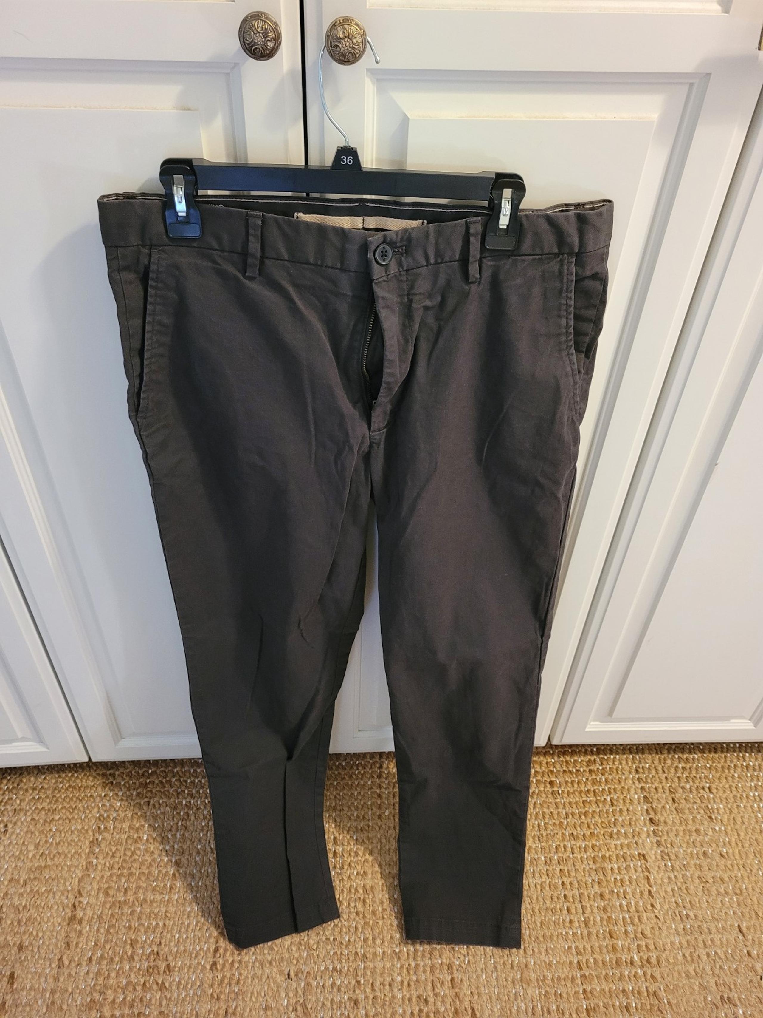 Mens Bannana Republic Chino Slim Black