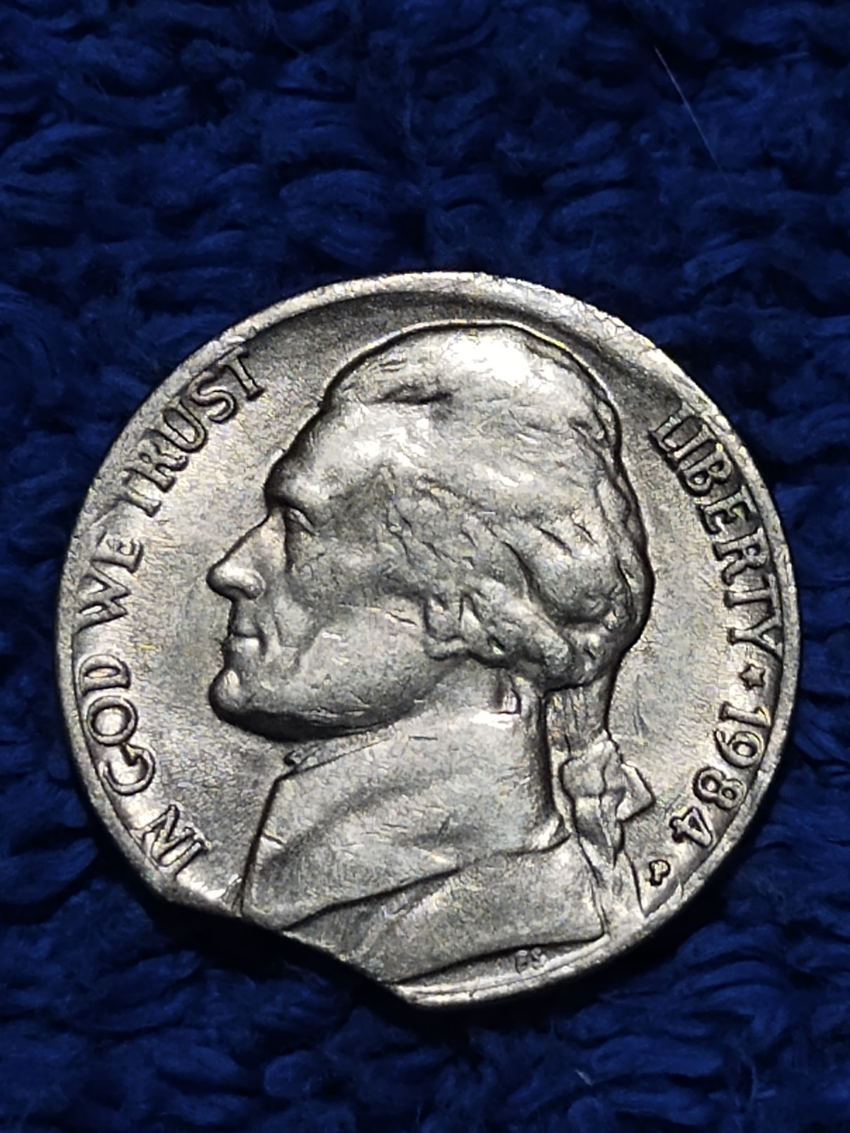 USA minted Jefferson nickel..1984 P .---ERROR --(clip)