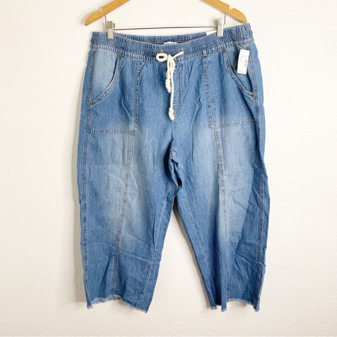 Maurices Wide Leg Crop Lightweight Denim Jeans Size 18W