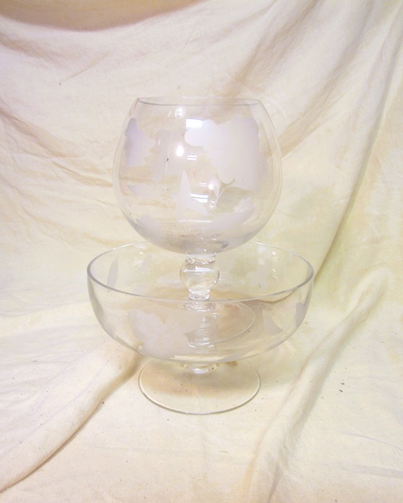 VTG PASABAHCE ETCHED GLASS BRANDY SNIFTER & FOOTED BOWL, FLORAL PATTERN