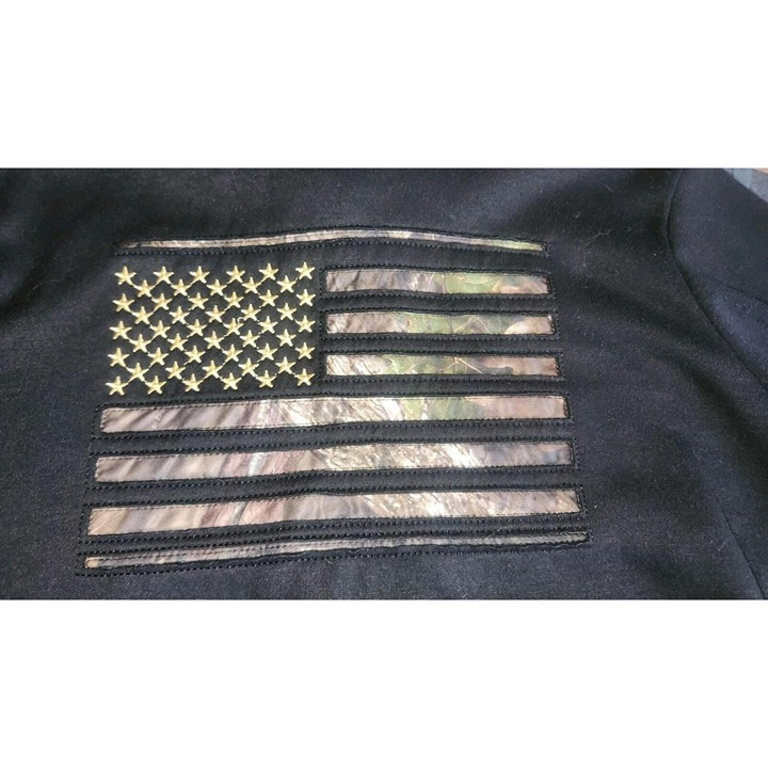 MOSSY OAK CAMO AMERICAN FLAG mens hoodie LARGE preowned.......................B4