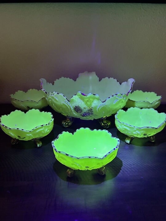 ANTIQUE NORTHWOOD LOUIS XV PATTERN OPALESCENT CUSTARD BERRY 6-PIECE SET URANIUM