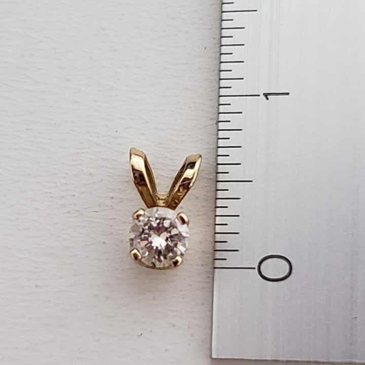 0.10 Carats Diamond Yellow Gold Pendant