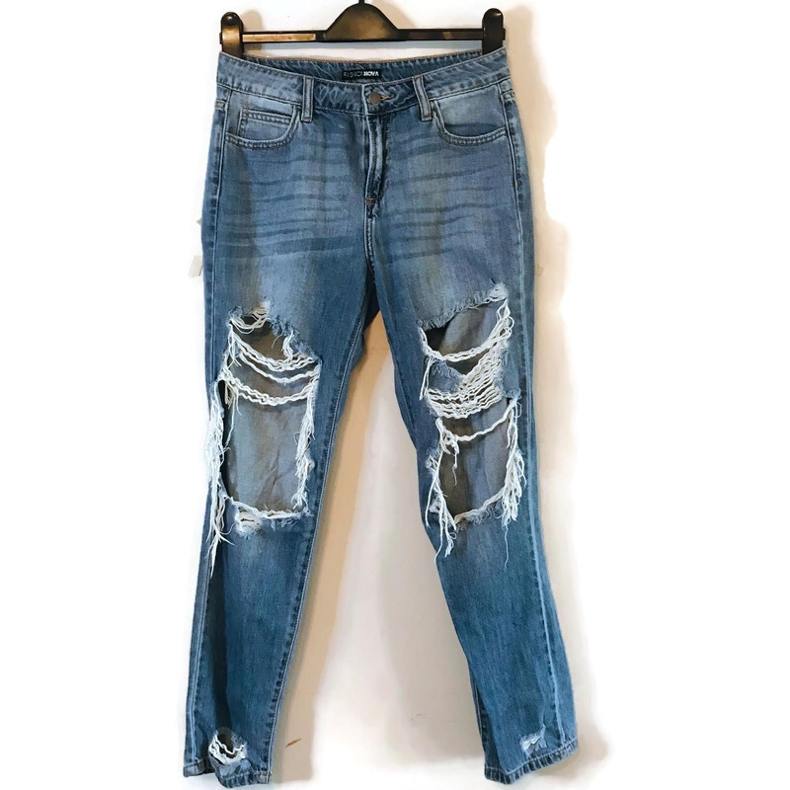 Fashion Nova Destroyed Relaxed Fit Boyfriend jeans Women’s size 0 25 distressed