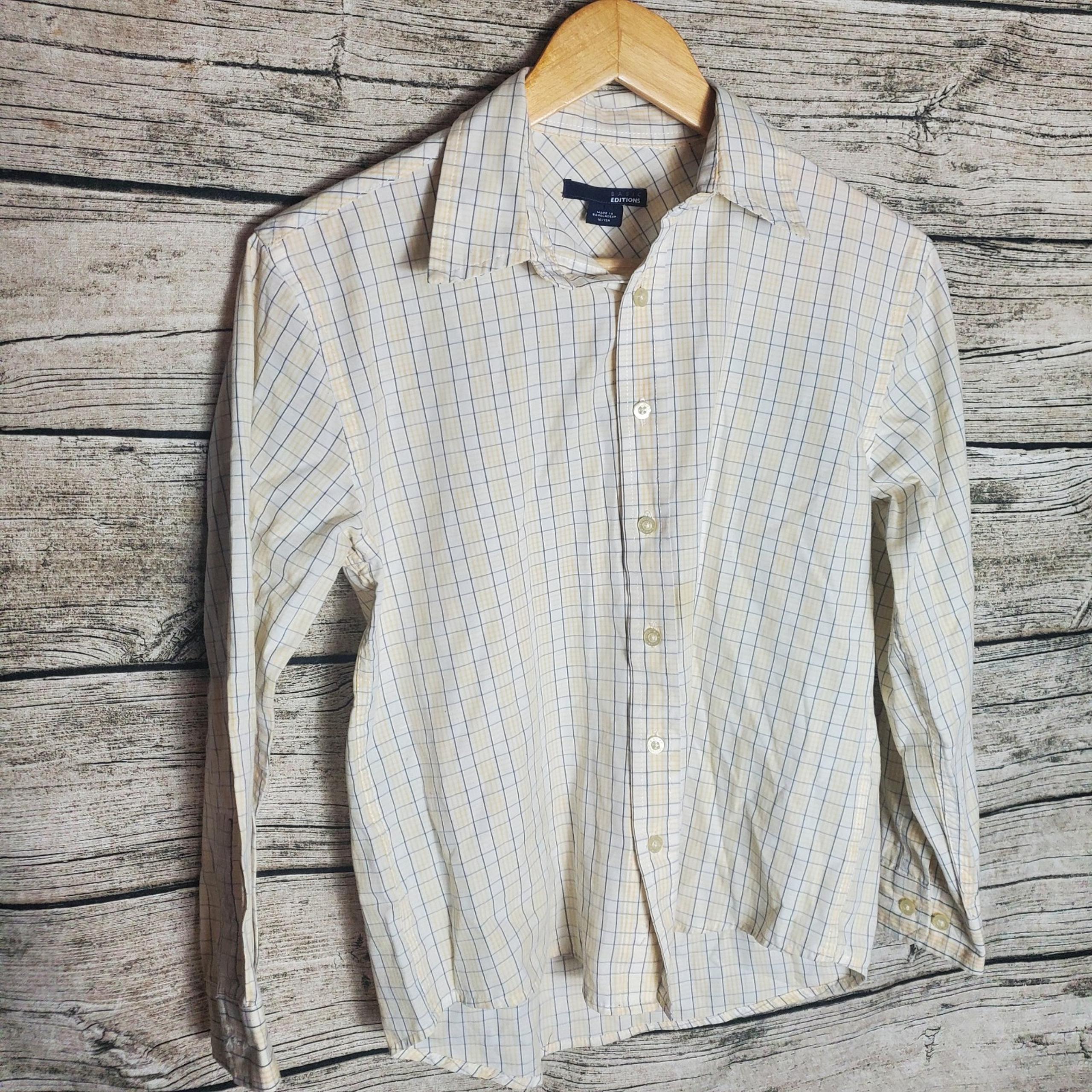 Boys basic editions Button Down Long Sleeve Shirt Size 10/12.

Z