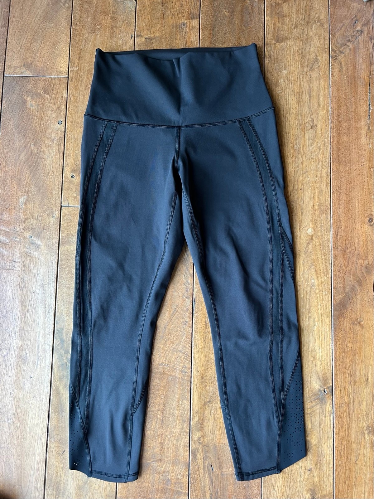 Lululemon luxtreme HR crop*laser cut