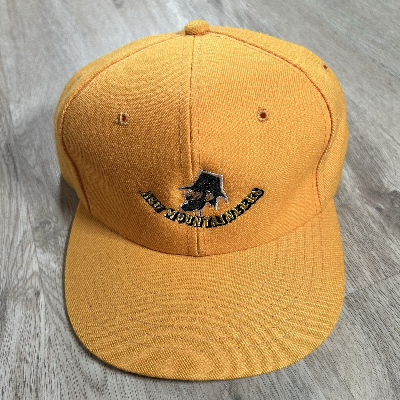 Vintage Appalachain State Mountaineers Hat Snapback College Youngan Yellow Cap