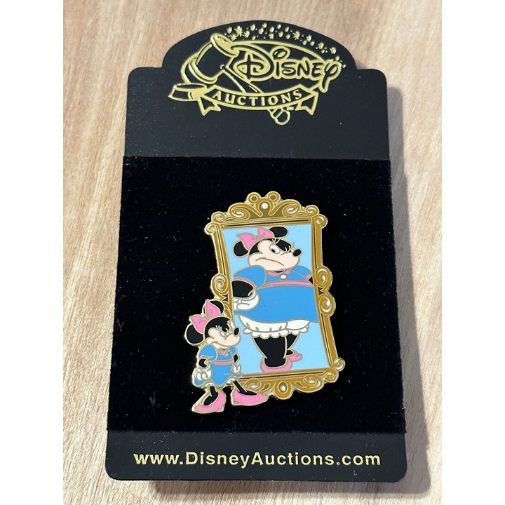 DISNEY AUCTIONS FUNHOUSE MIRROR MINNIE MOUSE Trading PIN Limited Edition 500