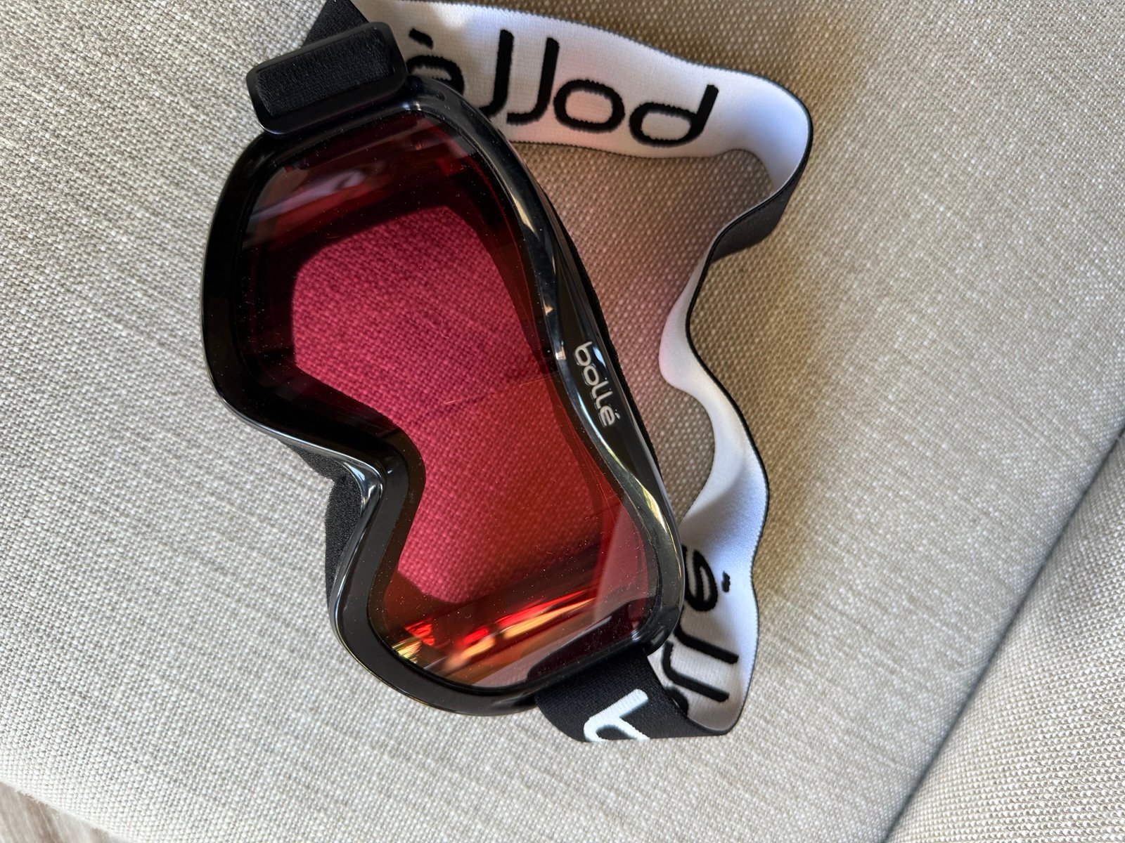 Ski goggles