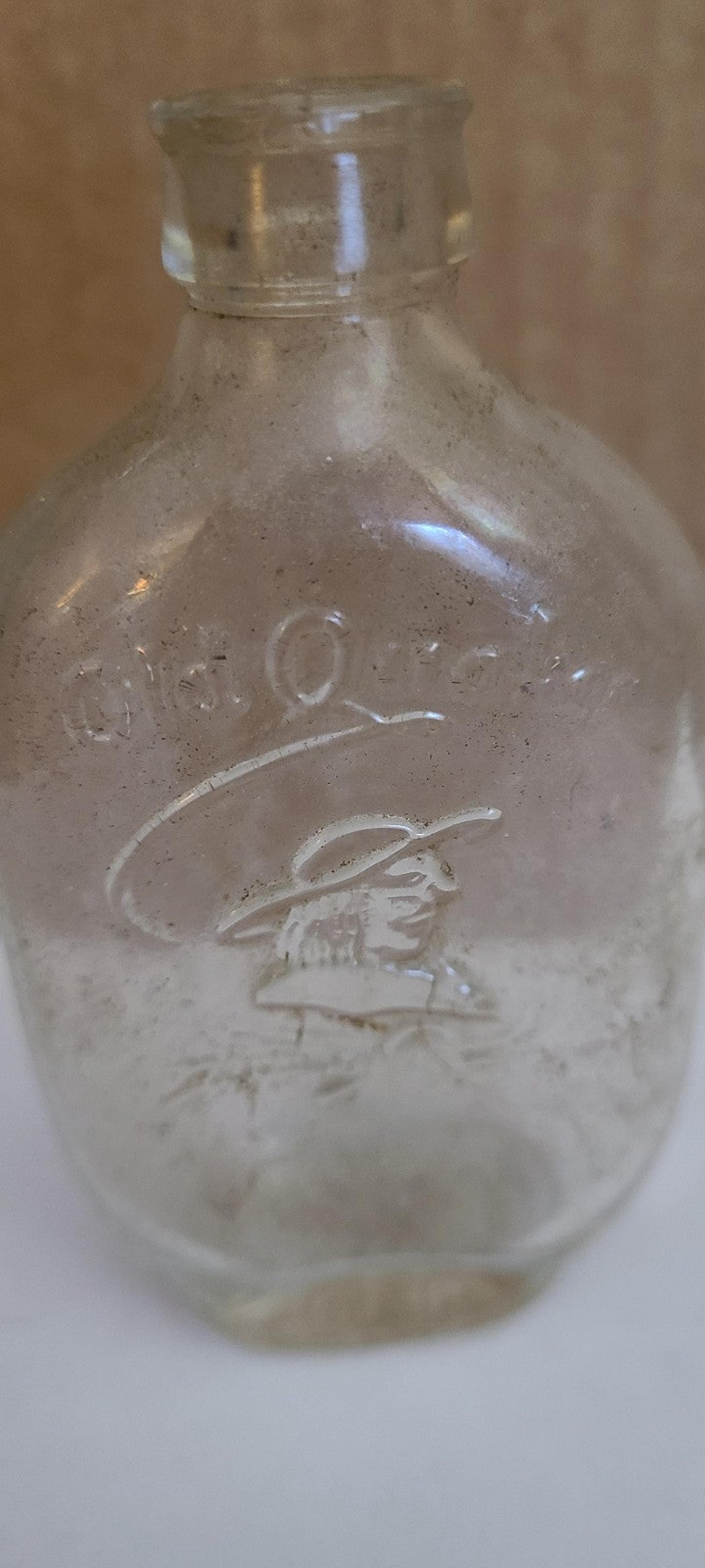 Antique old quaker 1/2 pint liquor bottle - American Vintage