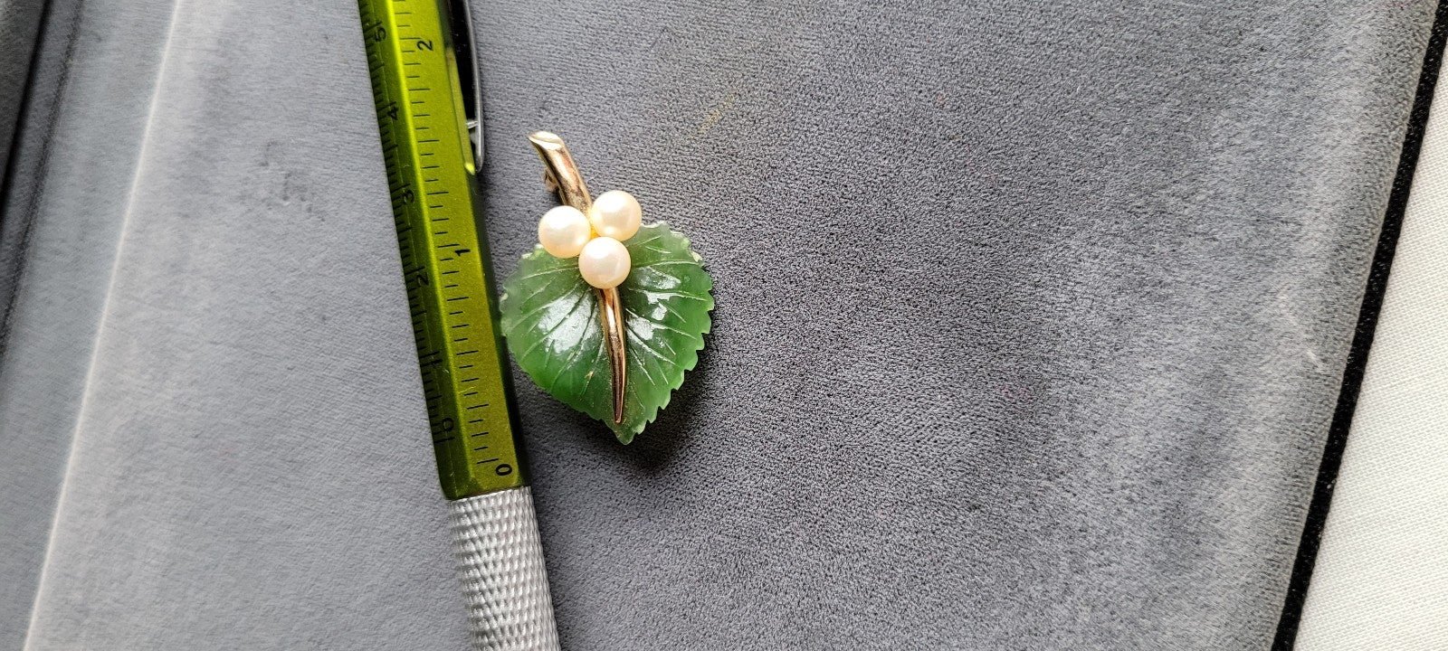 14k gold brooch