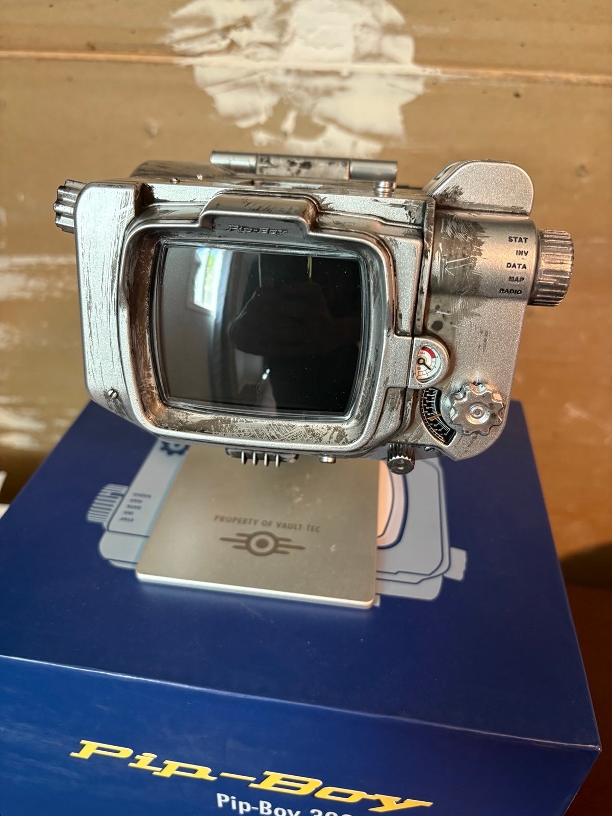 FALLOUT SERIES PIP-BOY DIE-CAST REPLICA