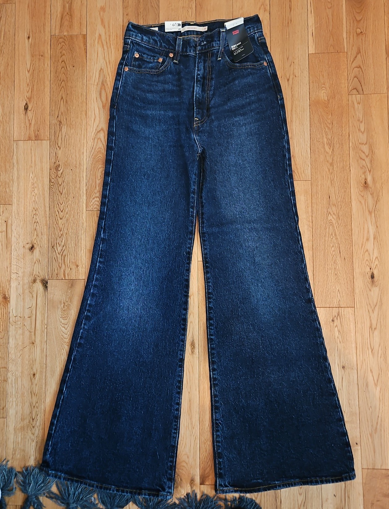 Levis ribcage bell jeans. New with tags