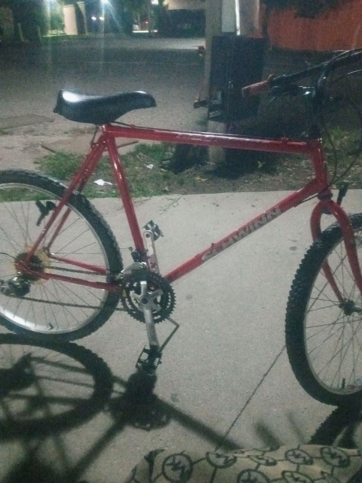 Bike Schwinn high plane red