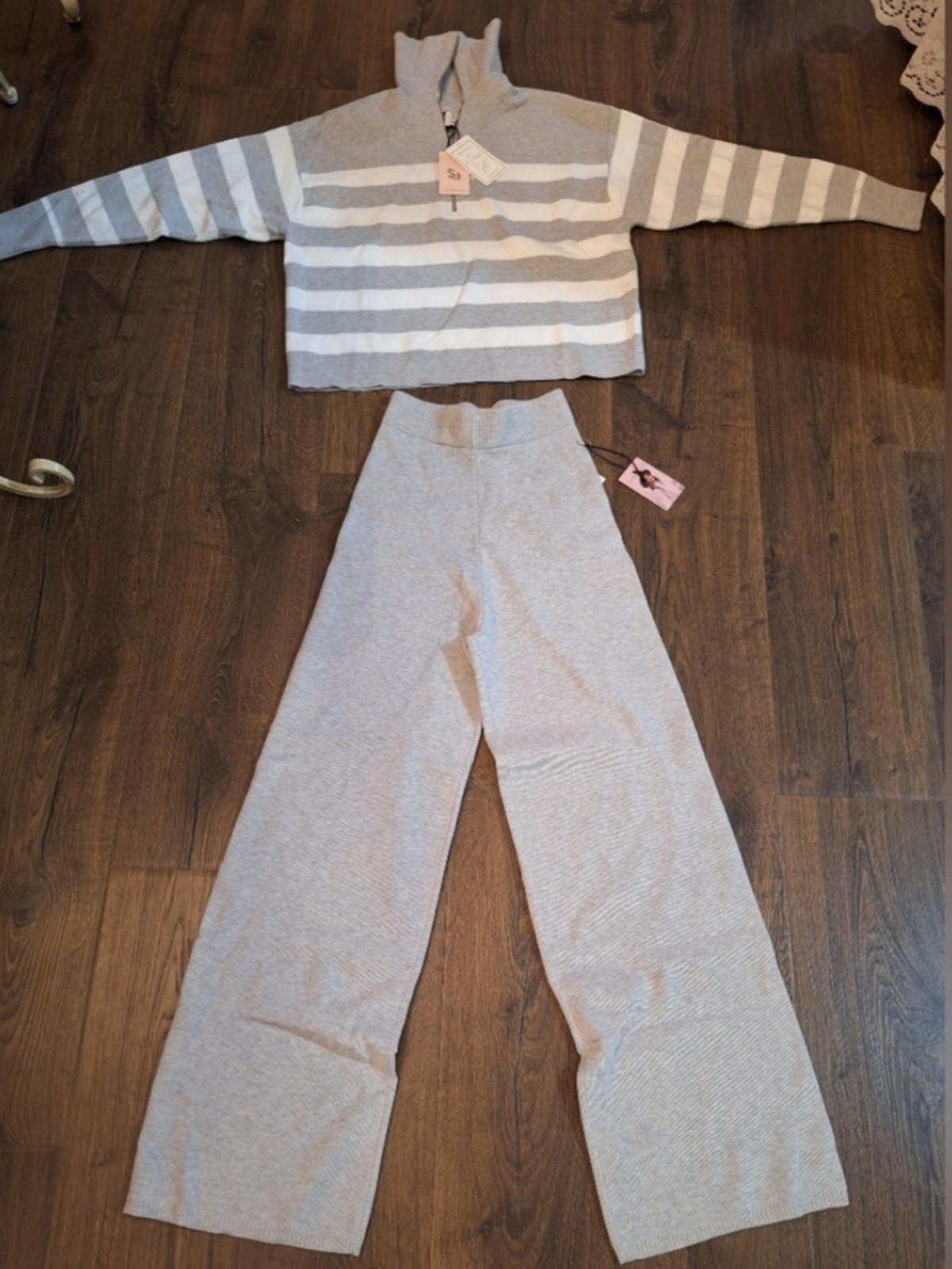 SINCERELY JULES DESIGNER GRAY AND WHITE STRIPED SET. NWT