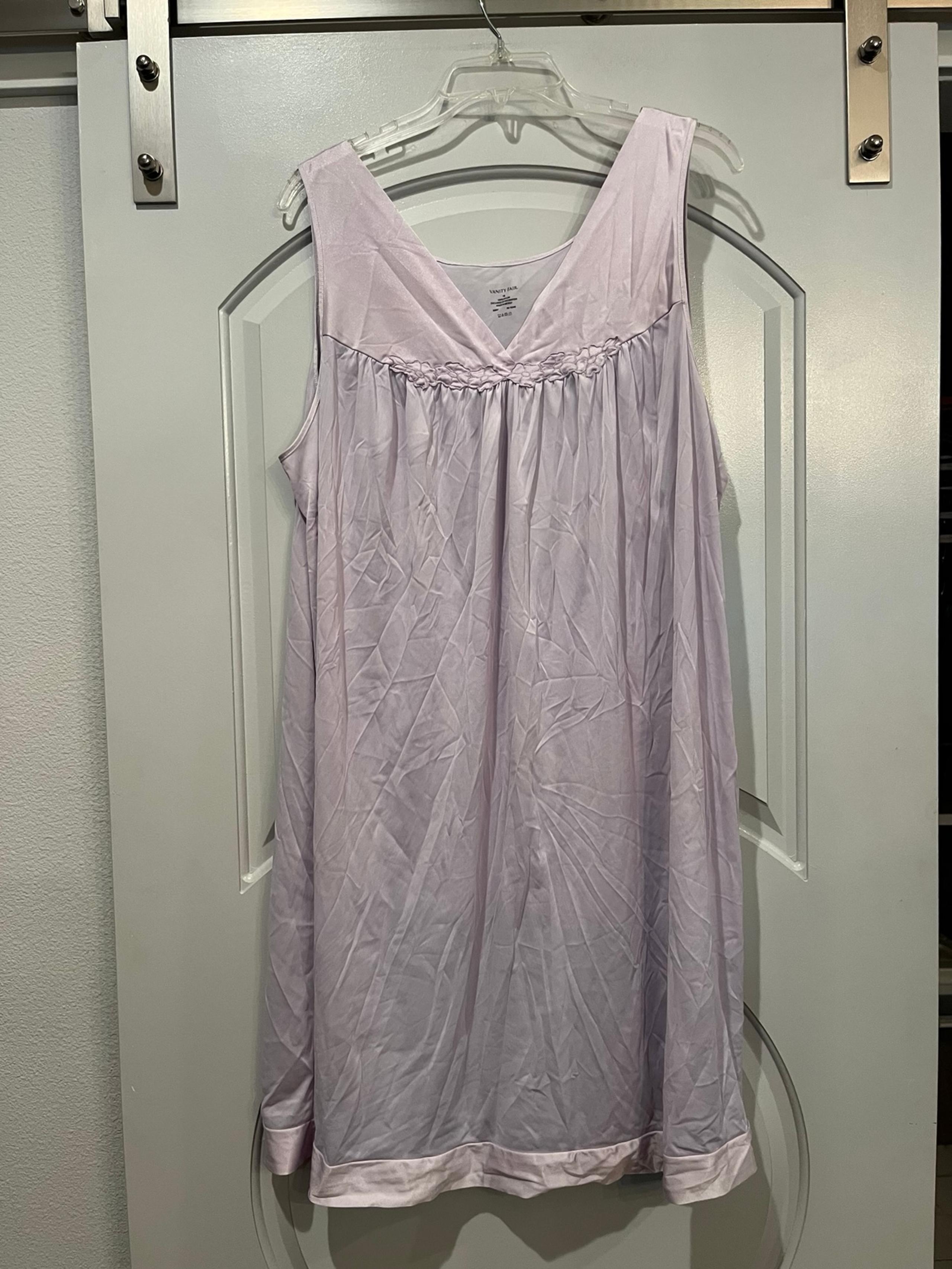 Vintage Vanity Fair Lavender floral Sleeveless empire waist Nightgown. GUC!