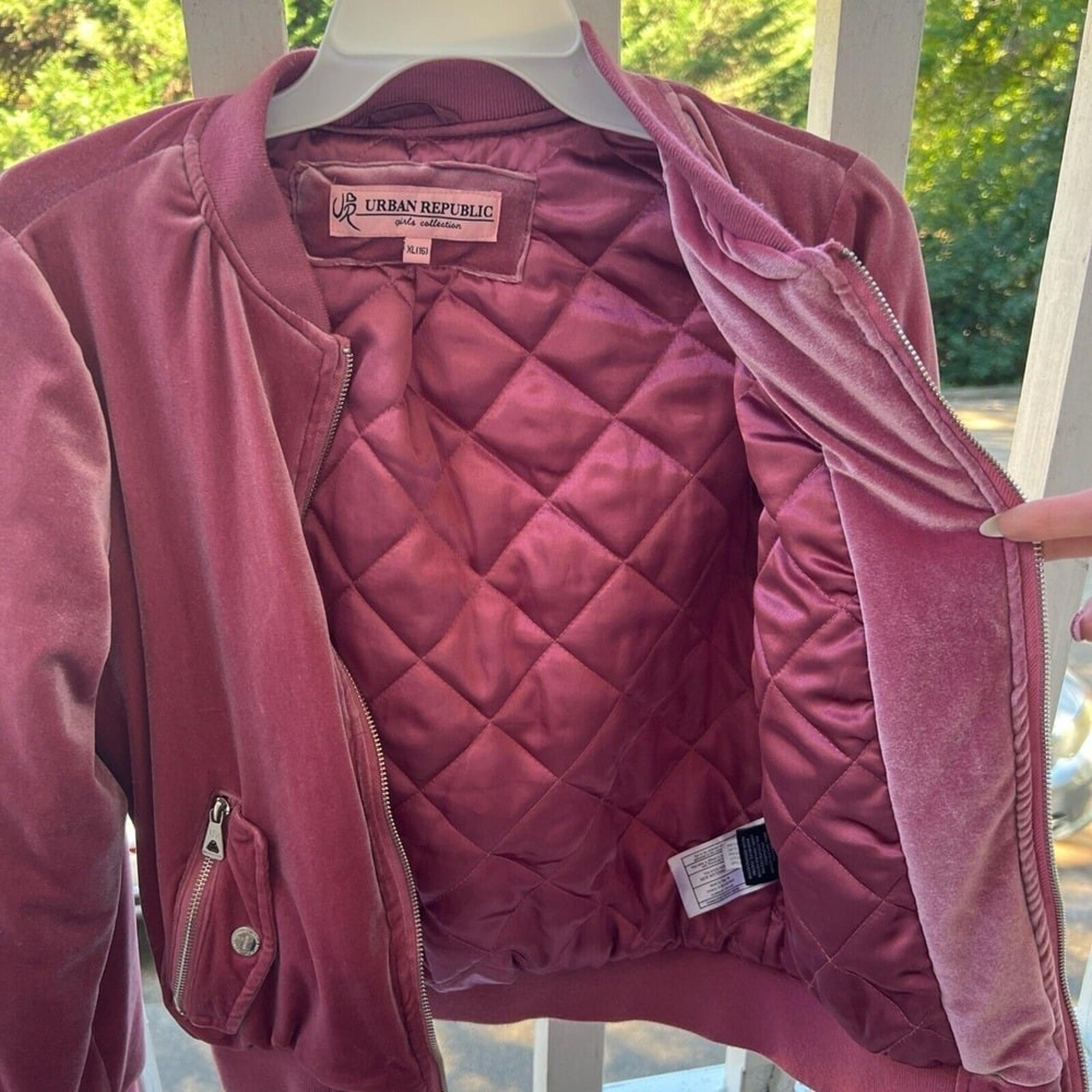 Urban Republic kids girls sz XL 16 pink velvet puffy bomber jacket Full Zip