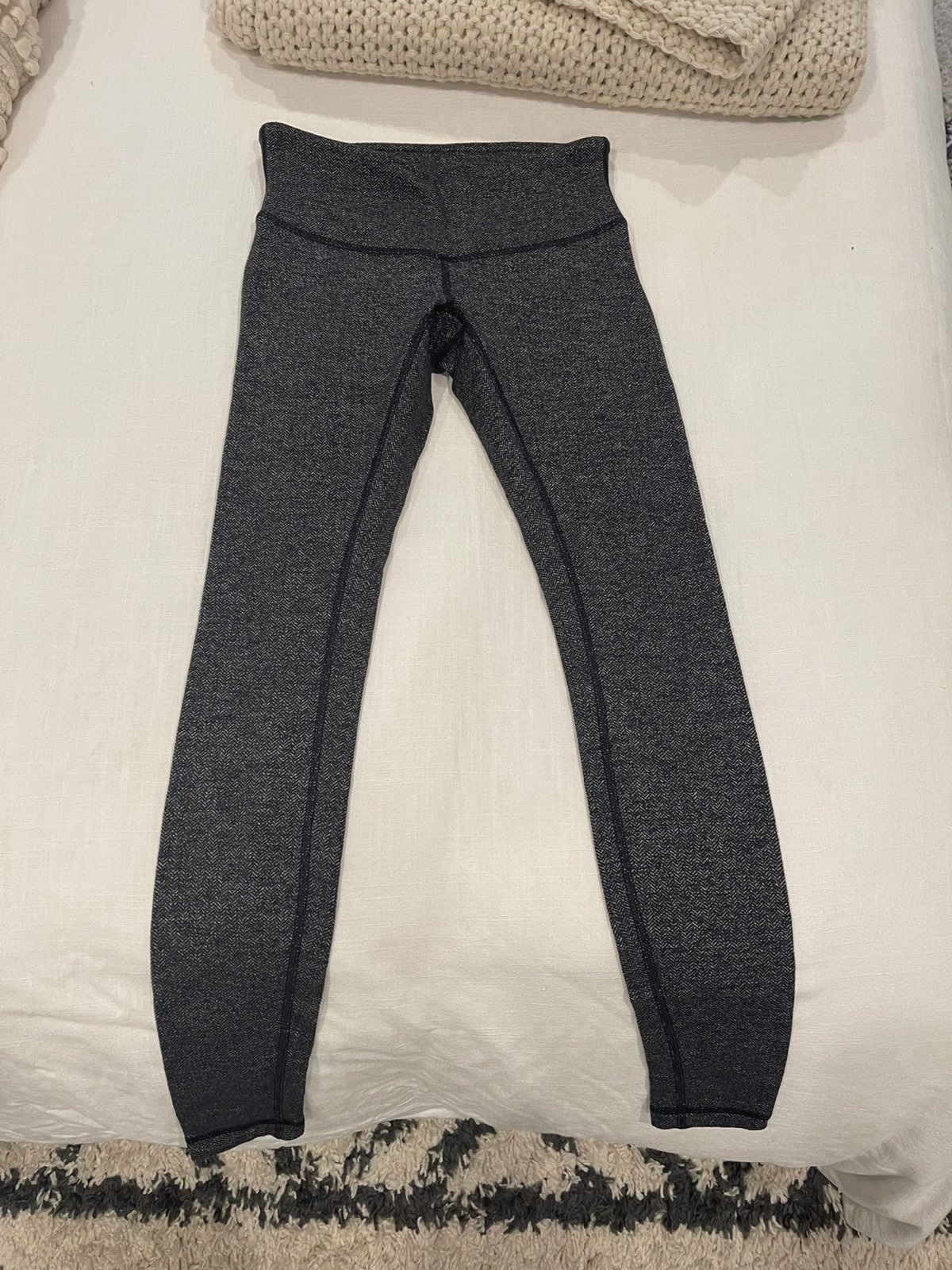 lululemon leggings size 4