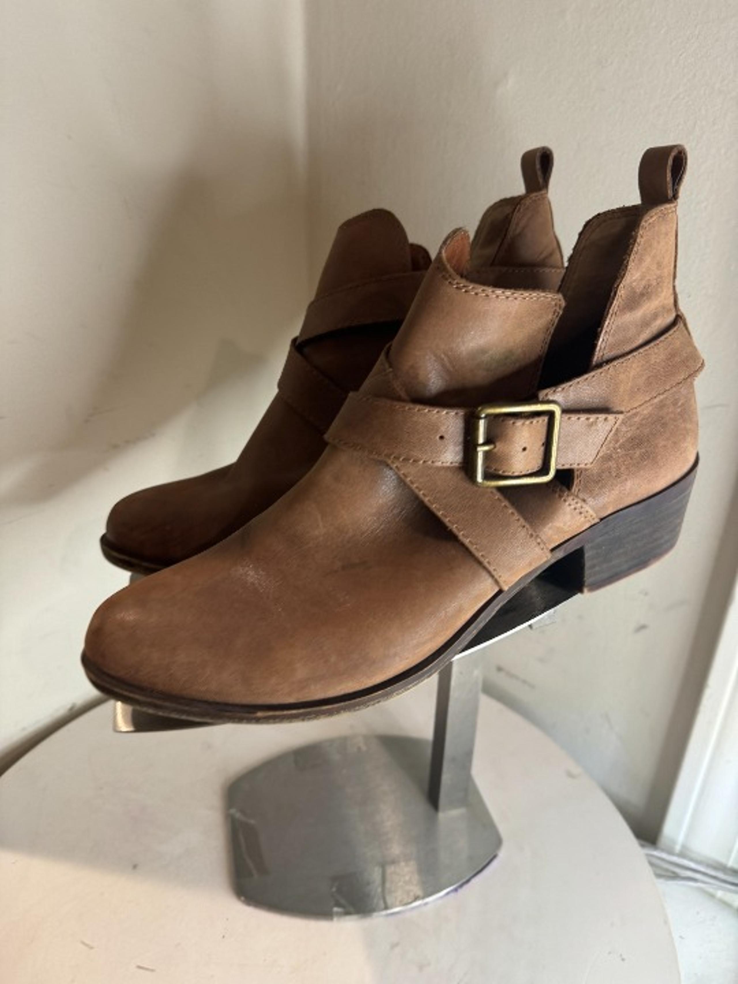 Lucky Brand Leather Upper Brown Ankle Boots Women's size 8