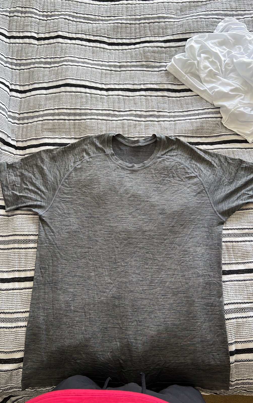 Mens Lululemon metal vent gray t shirt xl