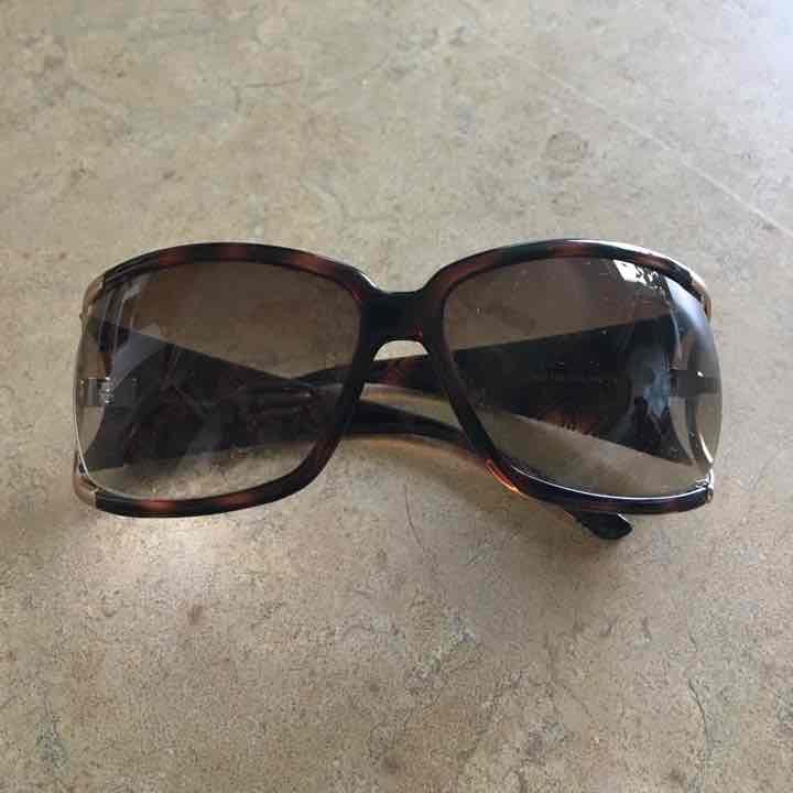 Escada tortoise shell & Gold sunglasses