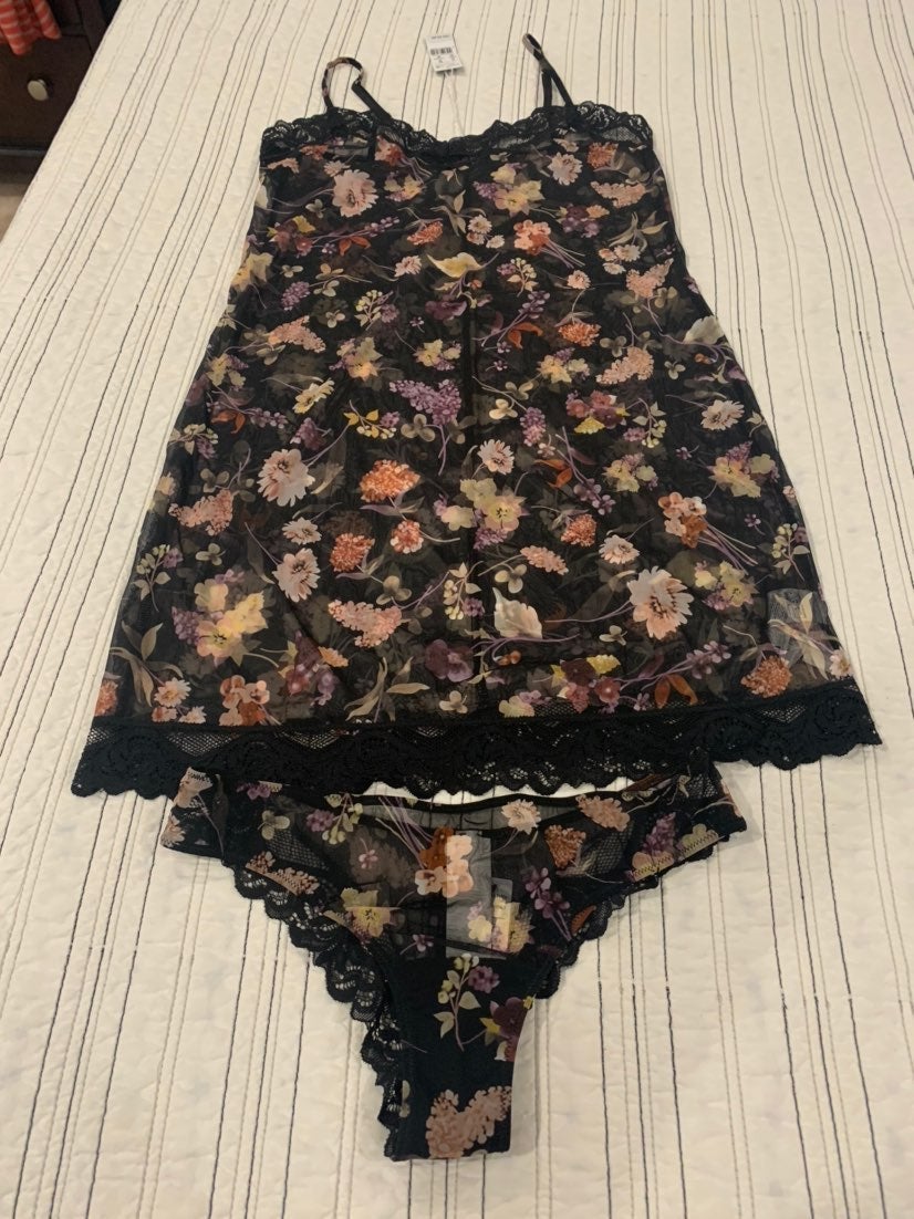 NWT Sleep top & panty set Floral print.