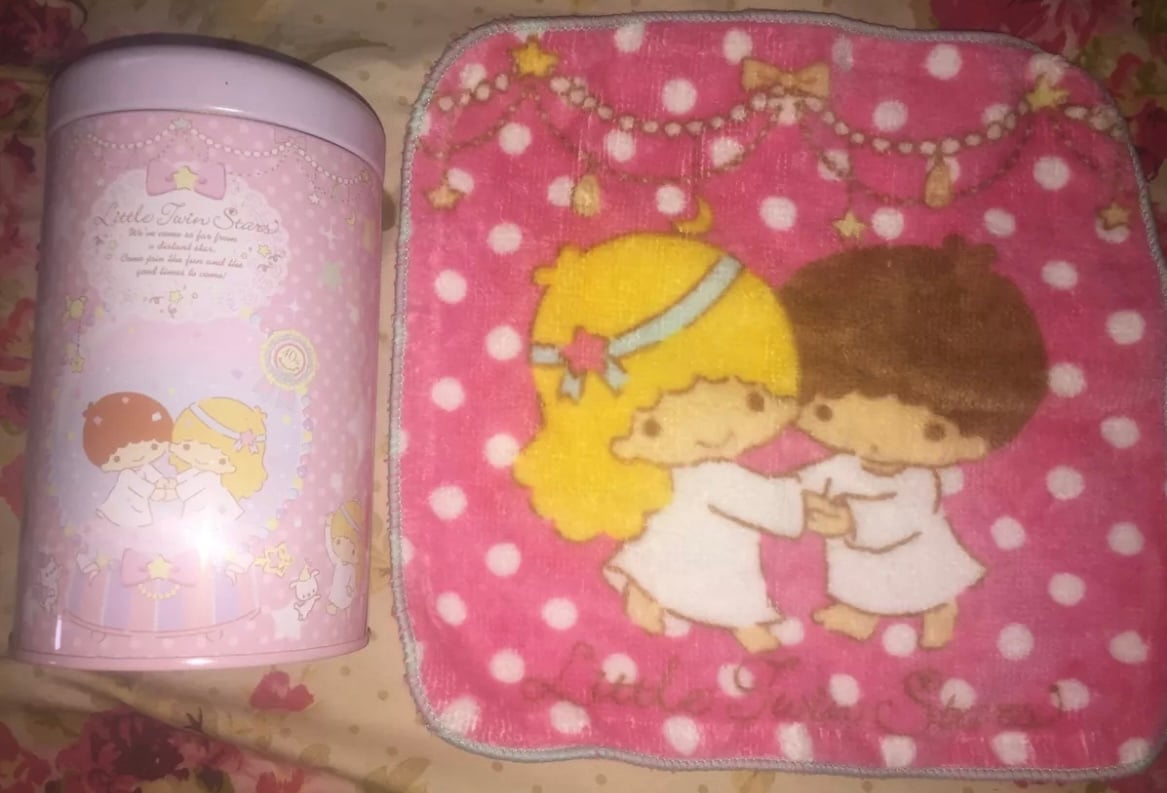 Little Twin Stars Hand Towel With Tin Sanrio Kawaii 2015 NEW Kiki Lala