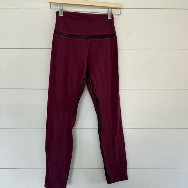 Lululemon Women’s 4 Original Align Maroon Chevron Rare