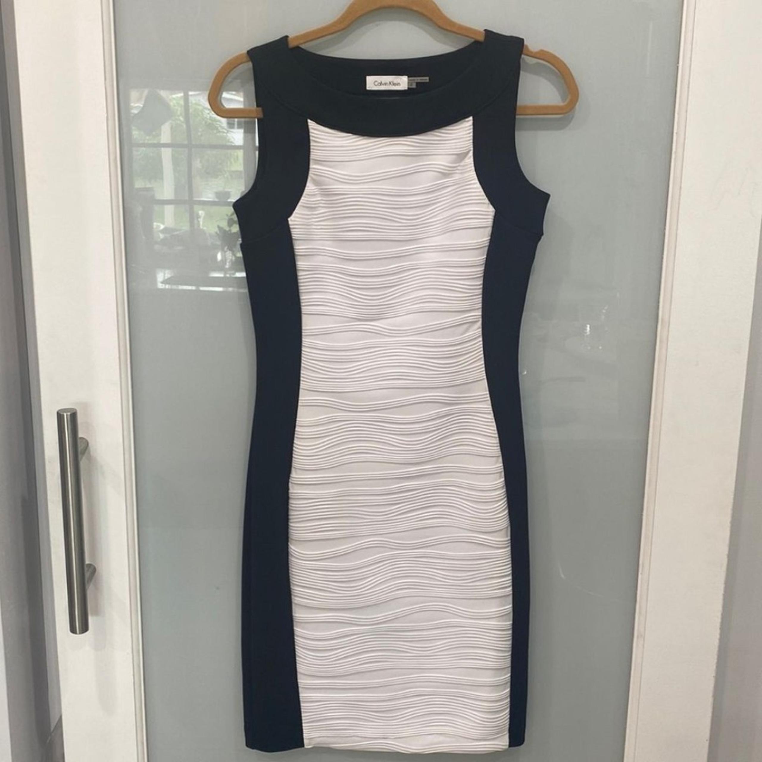 Calvin Klein Women’s Black and White Cocktail Work Wear Midi Dress Sz 2