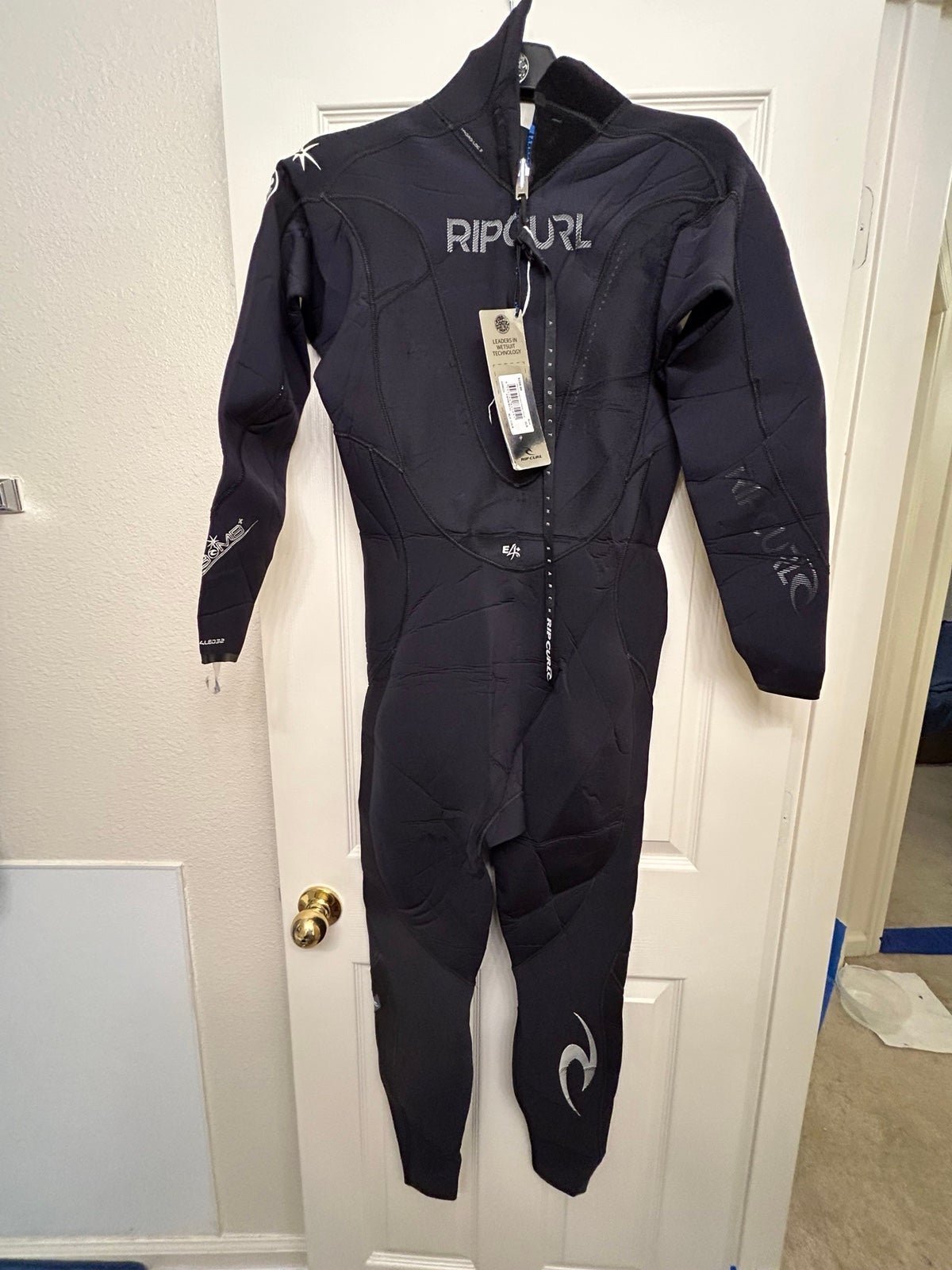 Brand New Never Worn Rip Curl E-Bomb Back Zip Wet Suit 3/2 mm Size XLS