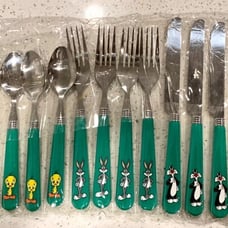 WB Looney Tunes TWEETY Sylvester Bugs 12pc FlatwAre set GREEN