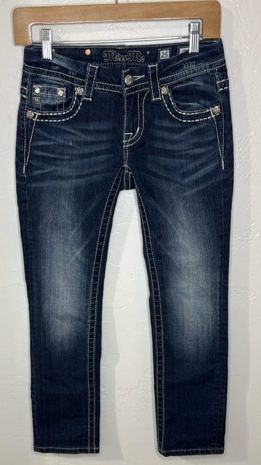 Miss Me low rise cropped jeans w colorful back side pockets 25