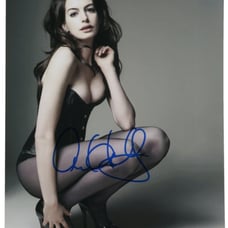 Anne Hathaway Signed 8x10 Photo (AutographCOA)