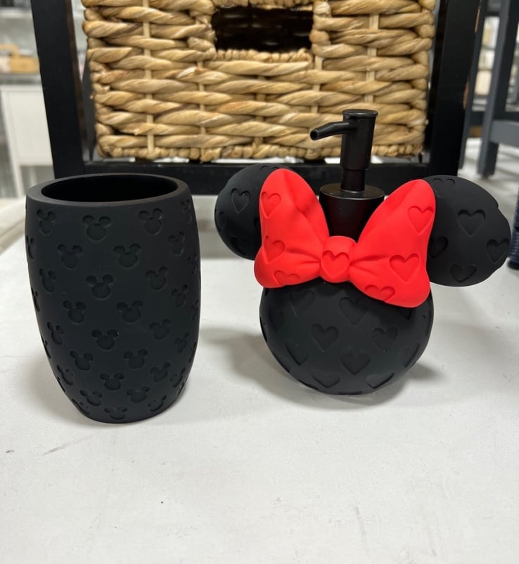 Mickey and Minnie Soap dispesner and tooth brush holder