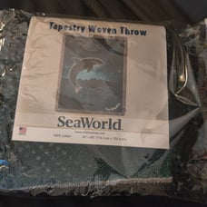 SeaWorld orca throw blanket 45 x 60