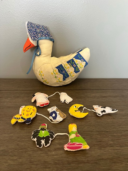 Vintage MFA Boston Mother Goose W/ Figurines & Books