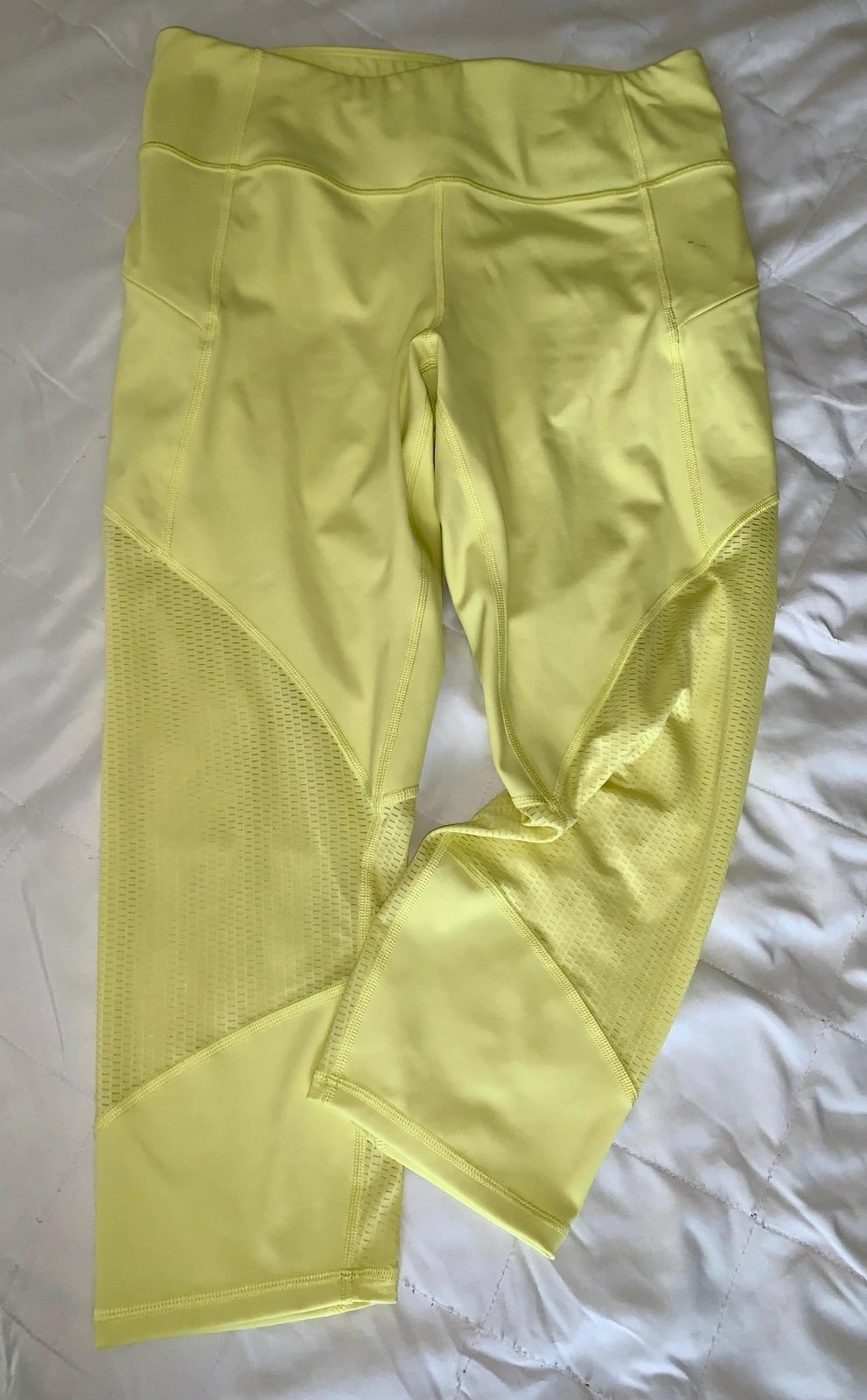 Athleta Women's Activewear Capris Leggings in Yellow Sz M