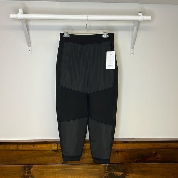 NWT Athleta Get Set Hybrid Joggers Black- Small
