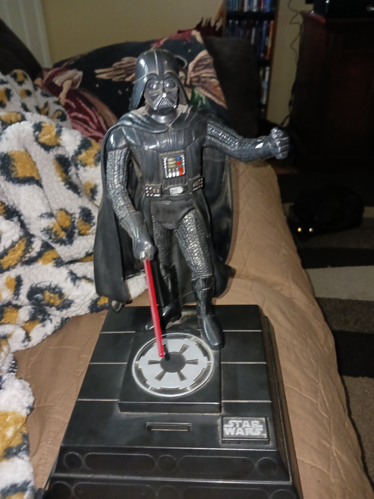 Rare vintage 1996 Darth Vader coin bank