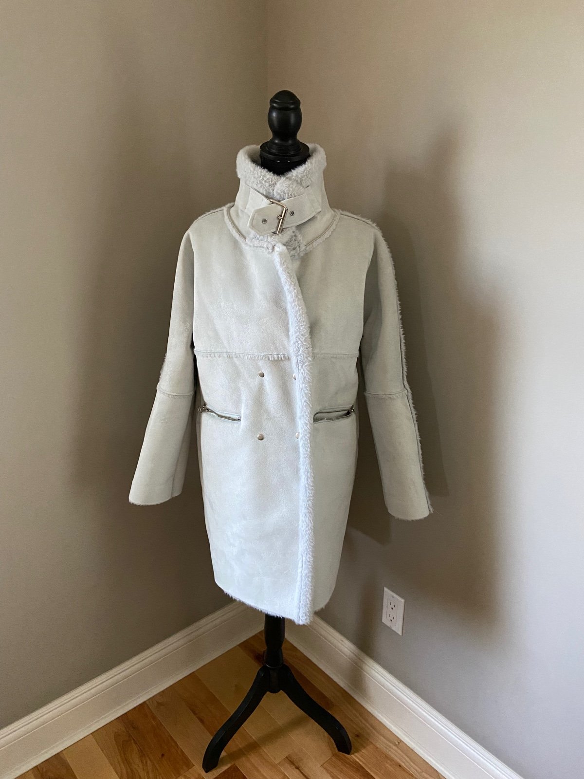 Very warm coat! Like new! One size S-XL mint/grey color